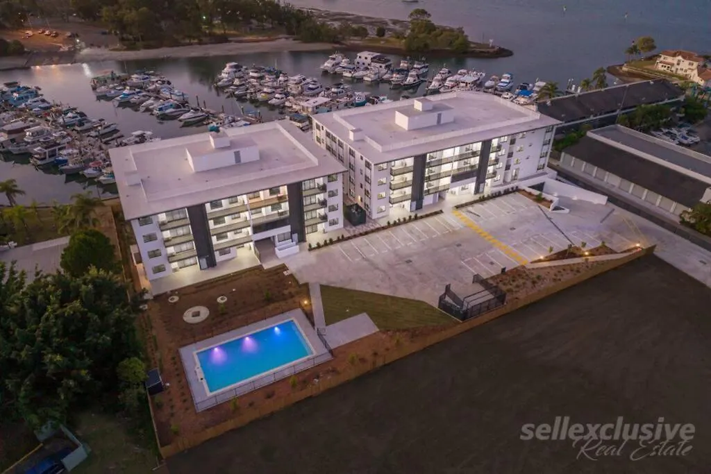 Апартаменты Marina Point Sandstone Point